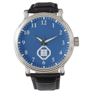 Montre Caractères kanji pour trois sur plateau