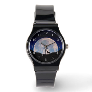 Montre Cerf avec grand bois contre pleine lune chiffres b