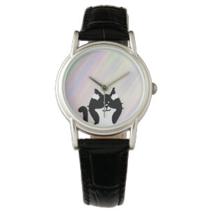 Montre Chaton couvrant ses oreilles avec un arrière-plan