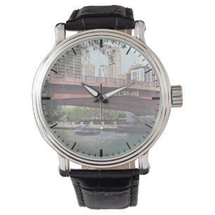 Montre Chicago IL - Taxi aquatique sous le pont de Columb