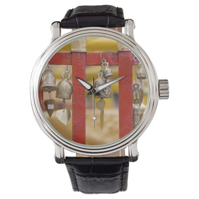 Montre Cloches bouddhiques au temple Doi Suthep (devant)