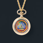 Montre Collier Pendentif L'Œil de la Providence<br><div class="desc">La Lentille de la Providence est l'anneau circulaire d'énergie lumineuse à travers lequel l'œil de Dieu veille sur toute la création. Basé sur l'iconographie traditionnelle ancienne, il demeure intemporel en tant que symbole de l'omnipotence encadré dans le triangle équilatéral du pouvoir, de la sagesse et de la compassion. Composez votre...</div>