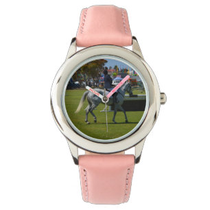 Montre Compétition de saut de démonstration de chevaux,