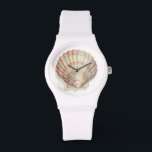 Montre Coquillage rose et crème<br><div class="desc">Megan Meagher aime peindre des photos des belles collections océaniques. Elle saisit les plus belles offres naturelles de la nature dans la vie marine. Dans ce tableau classique et simple, il saisit la simplicité d'un bel coquillage crème et rose. Obtenez ce morceau d'art imprimé dès aujourd'hui pour ajouter à votre...</div>