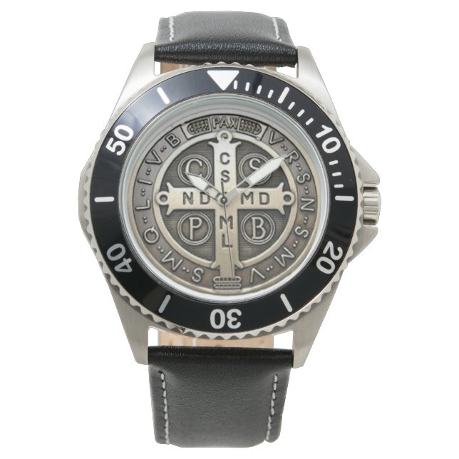 Montre De la médaille de Saint Benoît (devant)