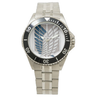 Montre Des hommes regardent Attaque sur le thème du titan