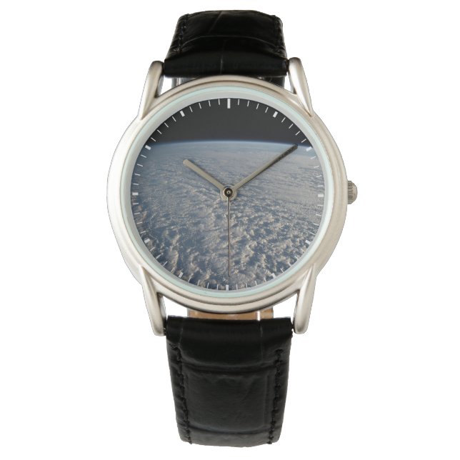 Montre Des Nuages Stratocumulus Surplombent L'Océan Pacif (devant)