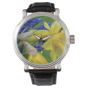 Montre Détail des fleurs de jonquille et de jacinthe. Cré