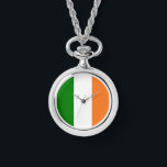 Montre Drapeau Irlandais Total<br><div class="desc">La montre collier comporte un drapeau irlandais remplissant tout l'espace imprimable. Design simple, mais charmant, pour partager votre héritage et votre culture. Cadeau idéal pour toute occasion pour votre personne irlandaise préférée. Non seulement idéal pour célébrer la Saint-Patrick, mais aussi les réunions de famille, la fête des Mères et des...</div>