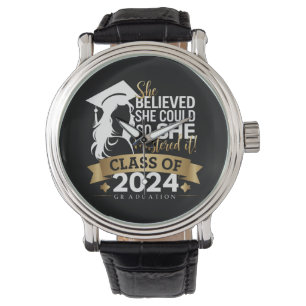 Montre Elle a cru qu'elle pouvait donc elle l'a maîtrisé