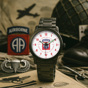 Montre en acier inoxydable en hommage à la 82e div