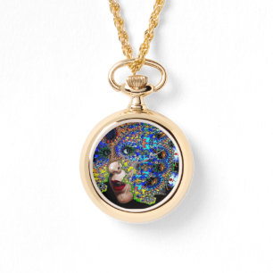 MONTRE EPHÉMERAL / FEMME AVEC MAQUETTE FRACTALE