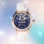 Montre étoiles bleu marine de Quinceanera<br><div class="desc">Cadeau Quinceañera. Une couleur bleu marine arrière - plan avec des étoiles faux argent. La couleur bleue est inégale. Ajoutez un nom,  une date.</div>