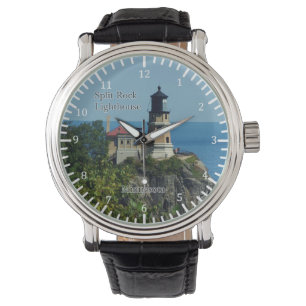 Montre fendue de phare de roche