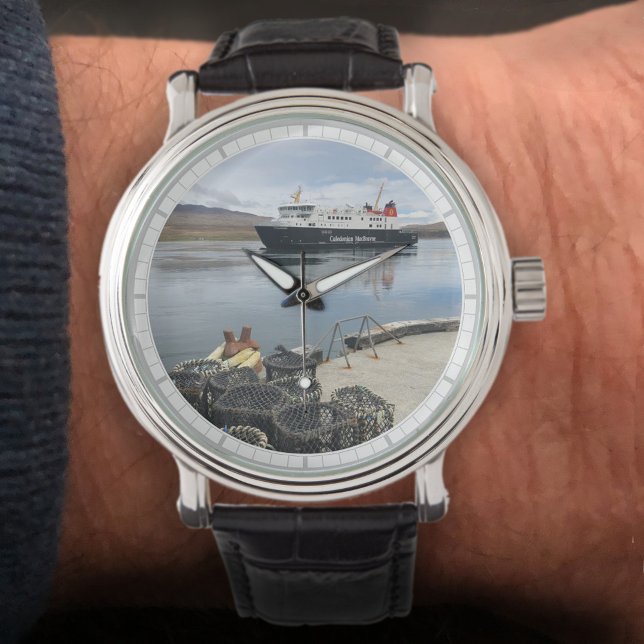 Montre Ferry et port sur l'île d'Islay, Écosse (Créateur téléchargé)