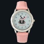 Montre Filles mignonnes et minimalistes Panda Ours Enfant<br><div class="desc">Cette petite fille mignonne et amusante montre une illustration d'un ours de panda dans la jungle. La montre fournit des espaces pour ajouter le nom de votre fille dans une police rose moderne et minimaliste. Parfait pour les amateurs de panda.</div>