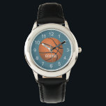 Montre Garçons Blue Sports Basketball Enfants<br><div class="desc">Cette petite fille mignonne et moderne montre un ballon de basket,  avec un arrière - plan bleu. La montre peut être personnalisée avec votre nom de garçon,  et des chiffres clairs,  le cadeau parfait pour tout amateur de sport.</div>