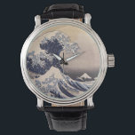 Montre Grande vague au large de la côte de Kanagawa par H<br><div class="desc">Illustration vintage design maritime d'art raffiné avec un paysage marin d'énormes vagues de marée écrasantes avec des bateaux de gens et le Mont Fuji au loin. Bien que supposé être une vague marémotrice, il est plus probable qu'il s'agisse d'un okinami, ou d'une grande vague. 36 Vues du Mont Fuji :...</div>