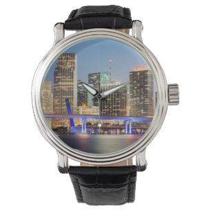 Montre Horizon lumineux de Miami du centre au crépuscule