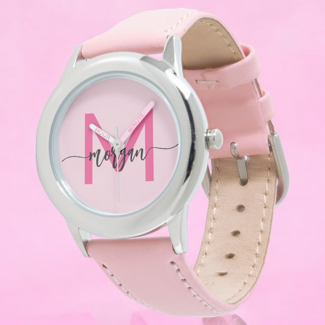 Montre Hot rose moderne Script Girls Monogramme Nom (Créateur téléchargé)