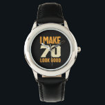 Montre Je fais 70 Look Good 70th Birthday Gift<br><div class="desc">Idée cadeau d'anniversaire parfait pour les hommes / les femmes - Je fais 70 Look Good tee. Un cadeau génial pour papa, frère, soeur, mari, petit ami, fils, oncle, neveu, petite amie, maman, mère, adulte, amis. Il est temps de faire la fête et de célébrer l'âge de 70 ans !...</div>