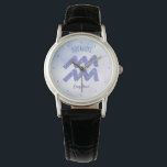 Montre Joli Aquarius Astrologie Signal Personnalisé Viole<br><div class="desc">Cette jolie montre d'astrologie personnalisée en violet et lavande présente votre signe astrologique du Zodiac dans un beau éclat comme les constellations. Customisez ce joli cadeau de montre-bracelet avec votre nom dans un magnifique script cursif pour quelqu'un qui a un anniversaire fin janvier ou début février.</div>