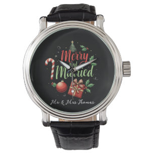 Montre Joyeux et mariés célébrant votre premier Noël