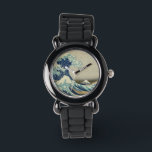 Montre La Grande Vague au large de Kanagawa<br><div class="desc">The Great Wave Watch The Great Wave off Kanagawa, aussi connu sous le nom de The Great Wave ou simplement The Wave, est une gravure en bois de l'artiste japonais Katsushika Hokusai. Exemple de l'art ukiyo-e, il a été publié entre 1830 et 1833 comme le premier dans la série de...</div>