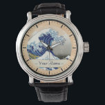 Montre La grande vague de Kanagawa Hokusai Katsushika Nom<br><div class="desc">gros,  vague,  kanagawa,  hokusai,  katsushika,  japon,  japonaise,  vintage,  paysage aquatique,  marée,  fin,  oriental,  meilleur,  unique,  restauré,  personnalisable,  chef-d'oeuvre</div>