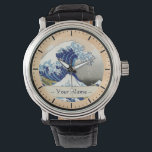 Montre La grande vague de Kanagawa Hokusai Katsushika Nom<br><div class="desc">gros,  vague,  kanagawa,  hokusai,  katsushika,  japon,  japonaise,  vintage,  paysage aquatique,  marée,  fin,  oriental,  meilleur,  unique,  restauré,  personnalisable,  chef-d'oeuvre</div>