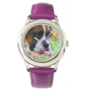Montre La langue drôle de photo de chien de boxeur de