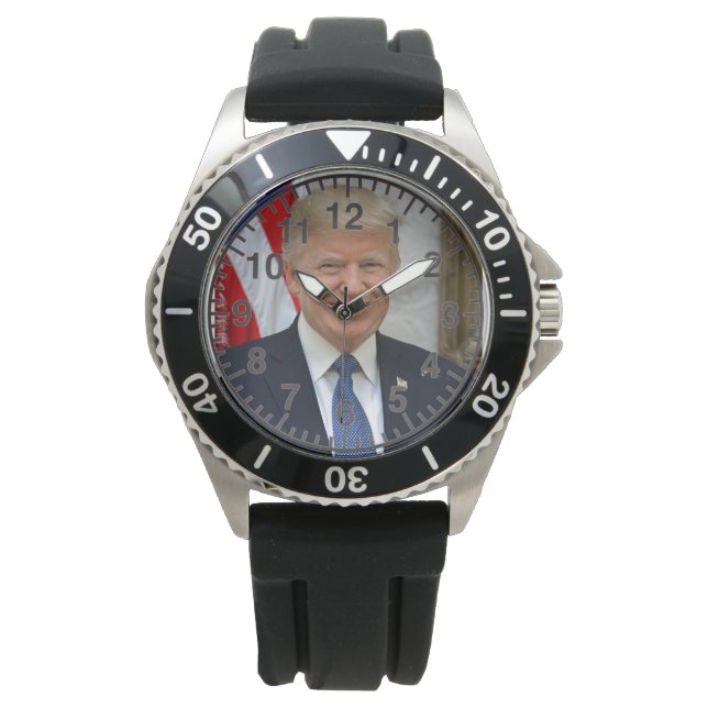 Montre Le président Donald Trump (devant)
