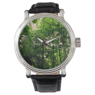 Montre Les arbres verts