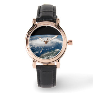 Montre L'Ouragan Dorian Au-Dessus De L'Océan Atlantique.