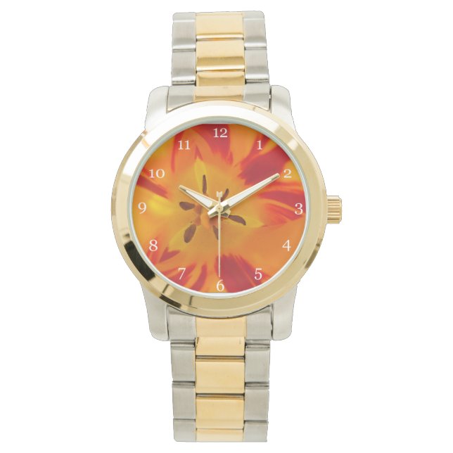 Montre macro orangé, fleur de tulipe dorée gros plan (devant)