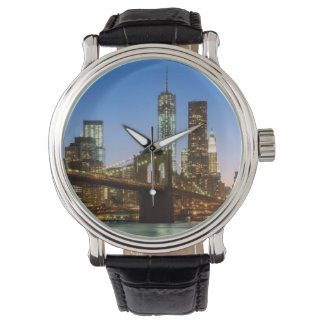 Montre Manhattan et Brooklyn Bridge à Dusk