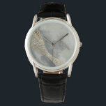 Montre Matrice cloud<br><div class="desc">Cloud Matrix II par Jennifer Goldberger. Dispose d'une forme dorée, en forme de maillage, contre un arrière - plan gris de type nuage contrasté.</div>