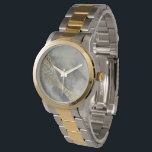 Montre Matrice cloud<br><div class="desc">Cloud Matrix II par Jennifer Goldberger. Dispose d'une forme dorée,  en forme de maillage,  contre un arrière - plan gris de type nuage contrasté.</div>