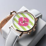 Montre Monogramme à bandes horizontales vertes et roses<br><div class="desc">Les rayures horizontales modernes et chic et le monogramme de quatrefoil peuvent être personnalisés avec votre monogramme,  initiales,  nom ou tout texte de votre choix.</div>