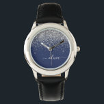Montre Monogramme à Parties scintillant étincelante en ar<br><div class="desc">Parties scintillant à étincelles bleu marine et argent Script Monogramme Nom Monographie. Cela rend le cadeau parfait pour 16 ans,  mariage,  douche nuptiale,  anniversaire,  baby shower ou bachelorette pour quelqu'un qui aime le luxe glam et les styles chic.</div>