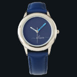 Montre Monogramme moderne bleu marine et blanc<br><div class="desc">Découvrez notre collection de monogrammes modernes bleu et blanc de la Marine : Élevez votre décor de maison avec notre collection sophistiquée avec un schéma de couleurs bleu marine et blanc contemporain. Chaque pièce est minutieusement conçue pour exsuder l'élégance et le style, parfait pour ajouter une touche de modernité à...</div>