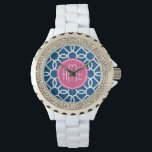 Montre Monogrammes de Motif géométrique rose et bleu chau<br><div class="desc">Un design en zag graphique et audacieux,  aux couleurs fraîches et joyeuses. Si vous devez ajuster le monogramme,  cliquez sur le bouton customiser et apporter des modifications.</div>