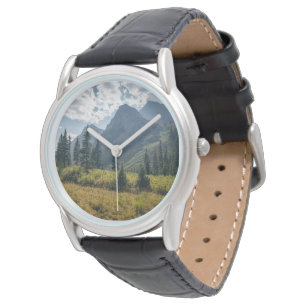 Montre Montagnes La nature sauvage de la Sainte Croix,