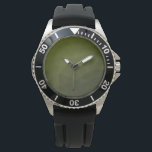 Montre Motif géométrique du maillage vert de l'Armée<br><div class="desc">Militaire dégradé géométrique maillage motif triangles ombre. Huile verte d'olive foncée de l'armée pour équipement de soldat,  camo. Il imite les paysages militaires naturels,  la résistance,  l'endurance,  la résilience. Les sous-tons de terre se connectent à la nature,  au sol. Symbolise l'héritage militaire,  l'utilité extérieure.</div>