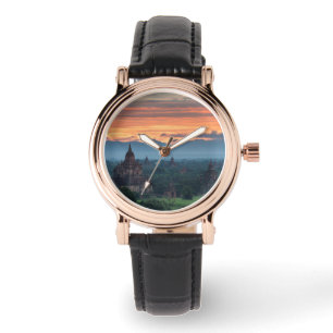 Montre Myanmar, lever de soleil à Bagan