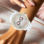 Montre Parties scintillant rose cils<br><div class="desc">Restez élégant et à l'heure avec le Pink Parties scintillant Eyelashes Custom Watch. Dotée d'accents de parties scintillant rose chatoyants, de détails de cils audacieux et d'un design chic, cette montre est parfaite pour les techs de violon, les artistes de foufe ou toute personne qui aime les accessoires glam. Personnalisez-le...</div>