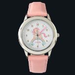 Montre Petit licorne avec étoile sur Rainbow Pink Watch<br><div class="desc">Une montre personnalisée pour les petites filles qui aiment les licornes ! Il présente une jolie petite licorne mignonne avec une crinière rose luxuriante qui se promène sur un pont arc-en-ciel traversant deux nuages.</div>