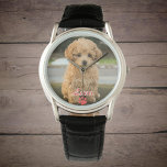 Montre Photo personnalisée et nom en rouge<br><div class="desc">Faites une montre avec la photo et le nom de votre mignonne. Conception simple avec police manuscrite rouge et image de votre animal de compagnie. Et un empreinte de patte rouge.</div>