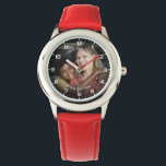 Montre Photo personnalisée moderne et texte personnalisé<br><div class="desc">Cette montre personnalisée pour fille présente un design photo plein de charme et entièrement personnalisé, parfait pour célébrer des souvenirs chéris. Le visage montre l'image que vous avez choisie, entourée d'une disposition numérique classique, ce qui permet aux enfants de lire facilement l'heure tout en gardant un moment proche. Ajoutez votre...</div>