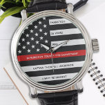 Montre Service d'incendie pompier sur mesure Retraite pom<br><div class="desc">Célébrez et montrez votre reconnaissance à un pompier exceptionnel avec cette Mince ligne rouge retraite ou Anniversaire Firefighter Watch - Drapeau américain dans Firefighter couleurs dans un design moderne noir et rouge. Parfait pour les prix de service incendie et les cadeaux de retraite de pompier et de retraite de pompier....</div>